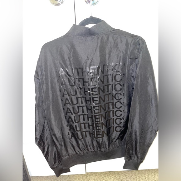 Jacket - Picture 3 of 4